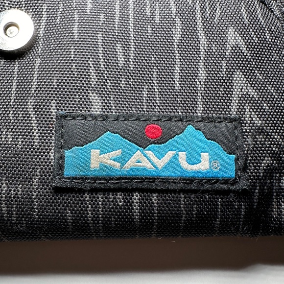 Kavu Wallet Canvas Snap Closure Credit Card Slots Checkbook Pen Holder Pocket - Picture 4 of 7